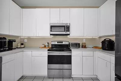 10877 SW 152nd Pl, Miami, FL 33196 - Photo 28
