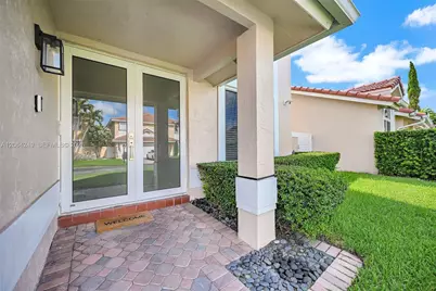 10877 SW 152nd Pl, Miami, FL 33196 - Photo 6