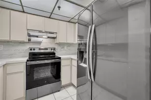 5249 NW 7th St, Miami, FL 33126 - Photo 12