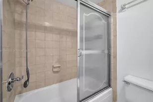 5249 NW 7th St, Miami, FL 33126 - Photo 12