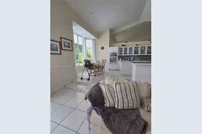 8235 SW 85th Ter, Miami, FL 33143 - Photo 16