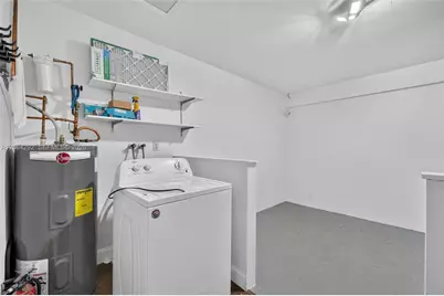4490 NW 19th Way, Oakland Park, FL 33309 - Photo 24