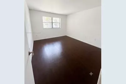 7220 NW 179 St #201, Hialeah, FL 33015 - Photo 6
