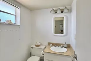 100 Edgewater Dr, Coral Gables, FL 33133 - Photo 12