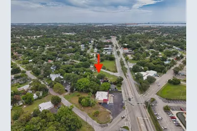 711 S 21st St, Fort Pierce, FL 34950 - Photo 6
