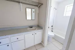 1525 NW 19th Terrace, Miami, FL 33125 - Photo 6