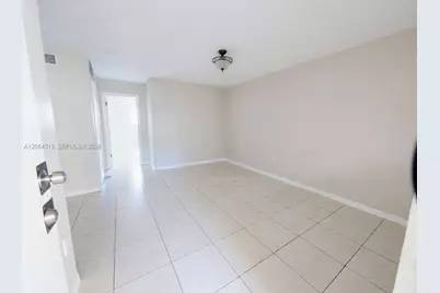 1525 NW 19th Ter #23, Miami, FL 33125 - Photo 2
