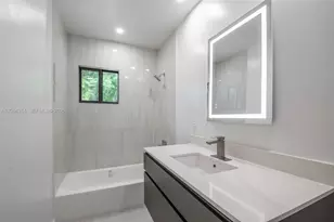 25 NW 78th St, Miami, FL 33150 - Photo 8