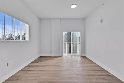 1021 NW 1st St #301, Miami, FL 33128 - Photo 14