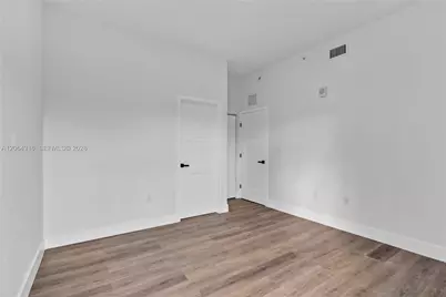 1021 NW 1st St #301, Miami, FL 33128 - Photo 6