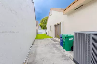 18772 NW 80th Ct, Hialeah, FL 33015 - Photo 40