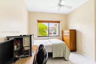 18772 NW 80th Ct, Hialeah, FL 33015 - Photo 34