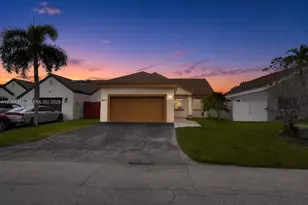 18772 NW 80th Ct, Hialeah, FL 33015 - Photo 46