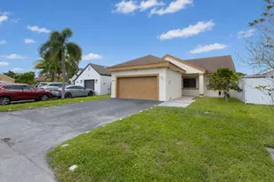 18772 NW 80th Ct, Hialeah, FL 33015 - Photo 14