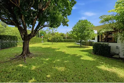 7240 Sunset Dr, Miami, FL 33143 - Photo 40