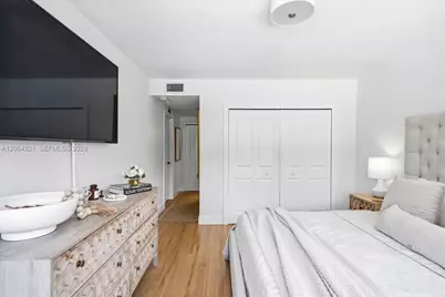 7240 Sunset Dr, Miami, FL 33143 - Photo 18