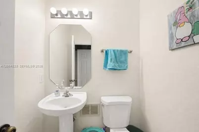 385 NE 31st Ave, Homestead, FL 33033 - Photo 6