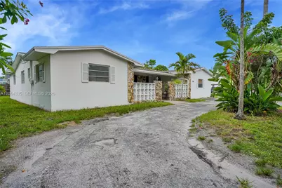 17355 NE 7th Ave, Miami, FL 33162 - Photo 12