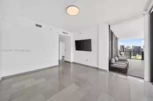 68 SE 6th St, Miami, FL 33131 - Photo 16