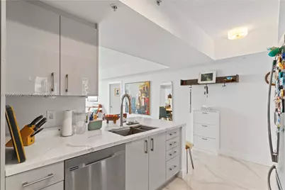 325 S Biscayne Blvd #3421, Miami, FL 33131 - Photo 14