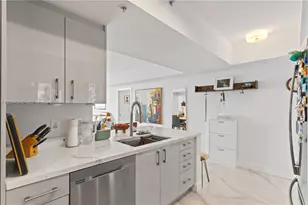 325 S Biscayne Blvd, Miami, FL 33131 - Photo 14