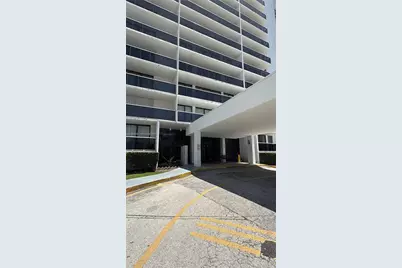 3675 N Country Club Dr #109, Aventura, FL 33180 - Photo 4