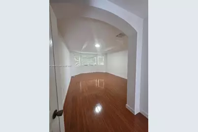 11525 NW 71st St, Doral, FL 33178 - Photo 10