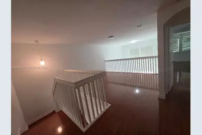 11525 NW 71st St, Doral, FL 33178 - Photo 8