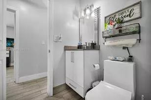 8251 NW 185th St, Hialeah, FL 33015 - Photo 28
