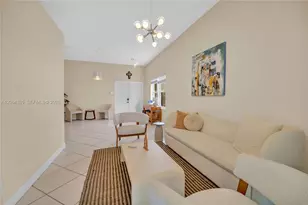 885 Tanglewood Cir, Weston, FL 33327 - Photo 4