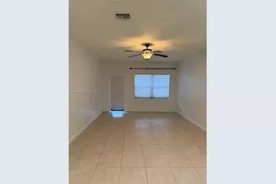 737 SE 37th Pl, Homestead, FL 33033 - Photo 8