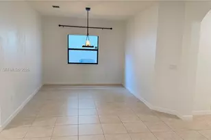 737 SE 37th Pl, Homestead, FL 33033 - Photo 4