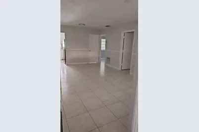 1098 NE 34th Ct #4, Oakland Park, FL 33334 - Photo 4