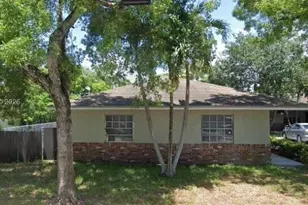 1098 NE 34th Ct, Oakland Park, FL 33334 - Photo 2