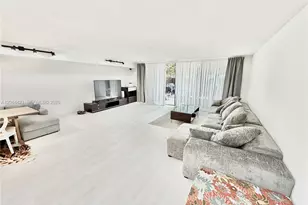 2203 NE 7th St, Hallandale Beach, FL 33009 - Photo 12