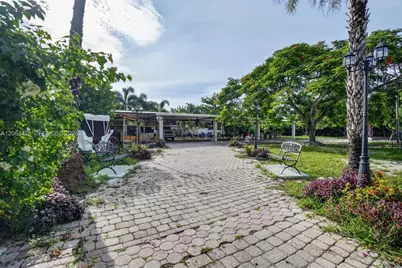 13405 SW 199th Ave, Miami, FL 33196 - Photo 32