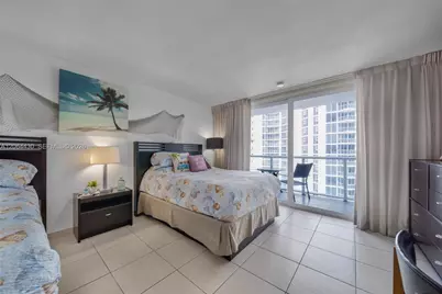 19201 N Collins Ave #1117, Sunny Isles Beach, FL 33160 - Photo 2