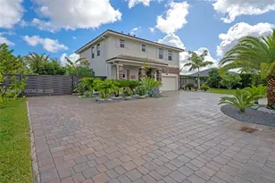 19815 SW 132nd Ct, Miami, FL 33177 - Photo 2