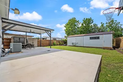 11120 SW 2nd St, Sweetwater, FL 33174 - Photo 22