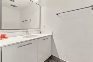92 SW 3rd St, Miami, FL 33130 - Photo 32