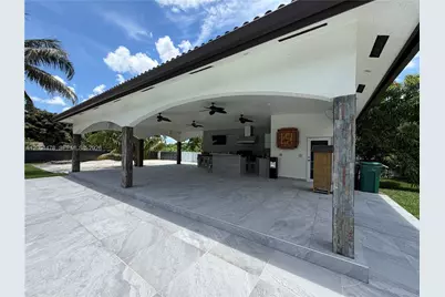 19690 SW 210th St, Miami, FL 33187 - Photo 18