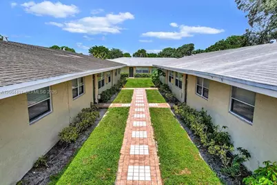6904 SW 5th St, Margate, FL 33068 - Photo 28