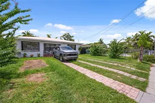 327 NW 3rd St, Florida City, FL 33034 - Photo 2