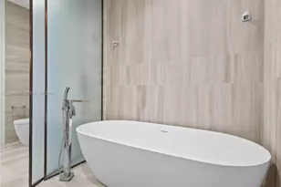 5775 Collins Ave, Miami Beach, FL 33140 - Photo 26