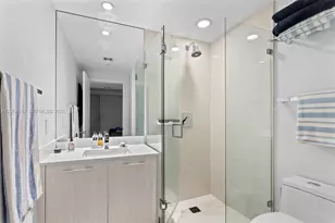 55 SW 9th St, Miami, FL 33130 - Photo 4