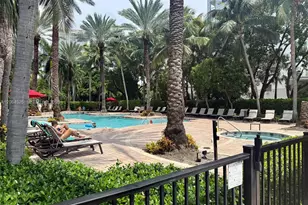 17100 N Bay Rd, Sunny Isles Beach, FL 33160 - Photo 10