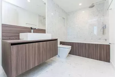 1000 Brickell Plz #4104, Miami, FL 33131 - Photo 12