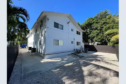 2611 NW 32nd St, Miami, FL 33142 - Photo 32