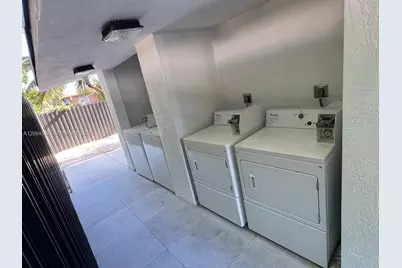 2611 NW 32nd St, Miami, FL 33142 - Photo 8