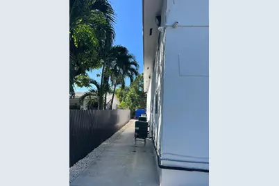 2611 NW 32nd St, Miami, FL 33142 - Photo 30